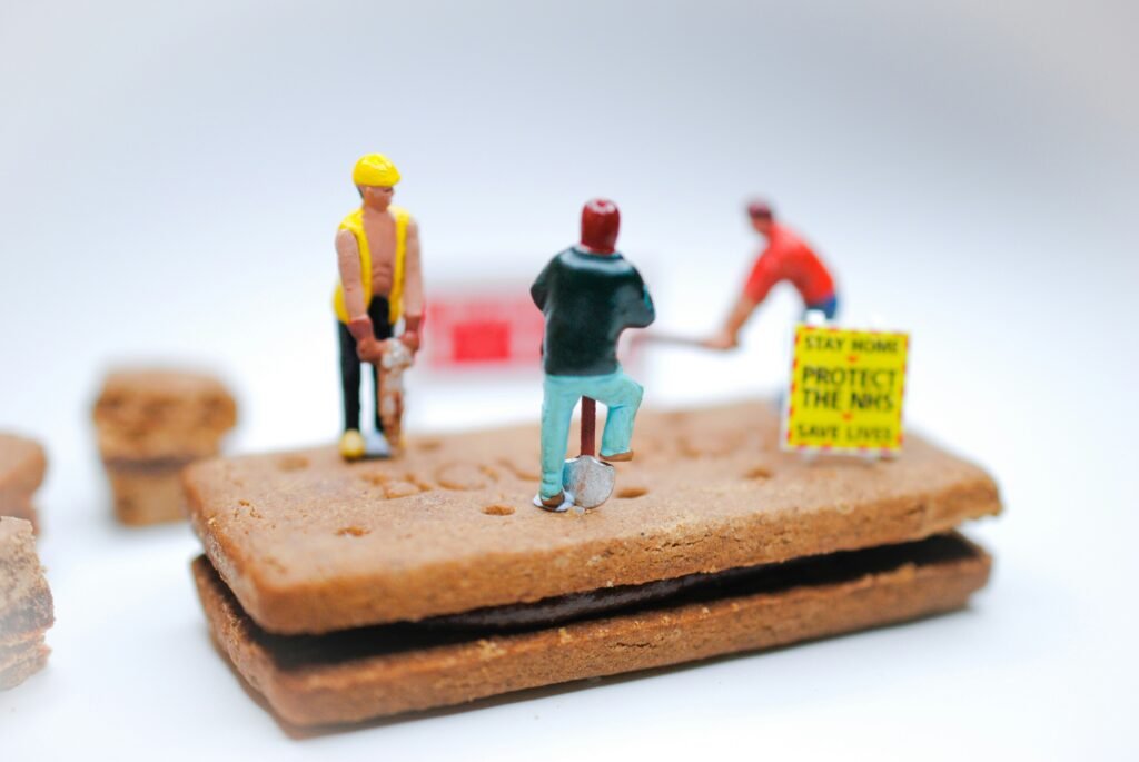 Small people drilling, showing minimum payments not doing any real paying down of credit